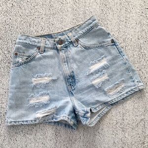 Vintage 912 High Waisted Levi’s Denim Jean Shorts